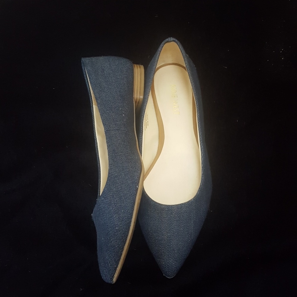 Shoes - Picture 2 of 3